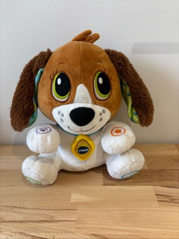 Chien peluche interactif