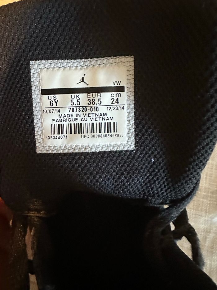 Baskets Nike Air Jordan noires pointure 38.5 – authentiques - photo numéro 2