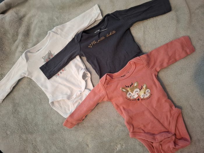 Lot body 22 , 1mois - photo numéro 5