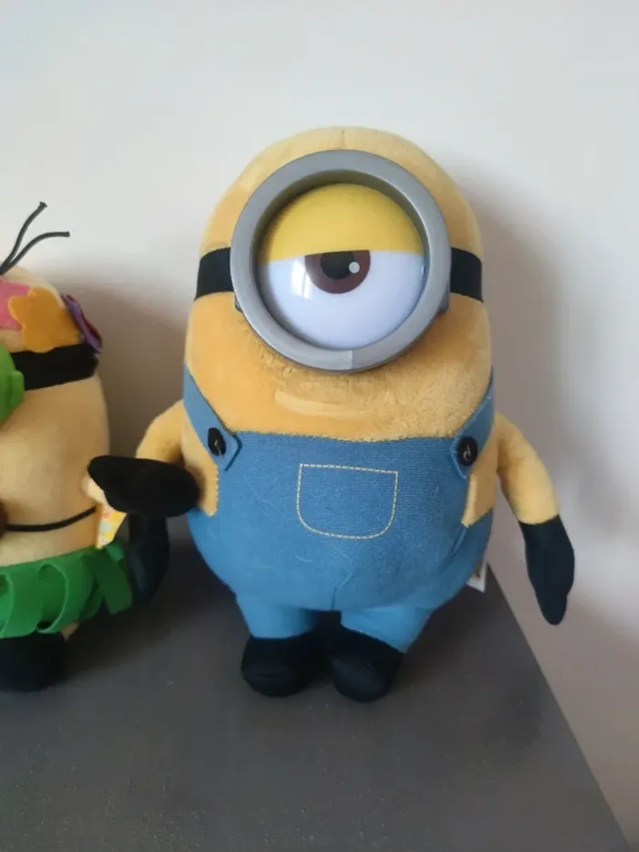 Lot peluches les minions - photo numéro 2