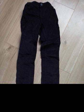 Pantalon bleu marine 9 ans neuf