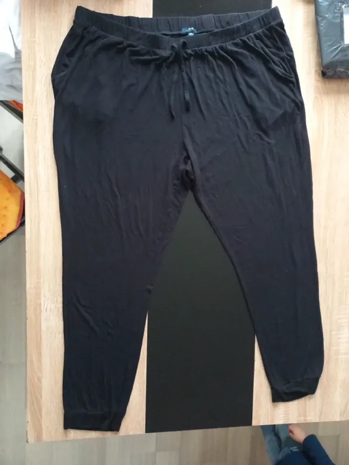 Pantalon noir femme Kiabi - photo numéro 3