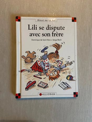 Petit livre Lili se dispute avec son frère