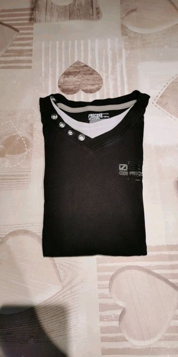 T-shirt col V