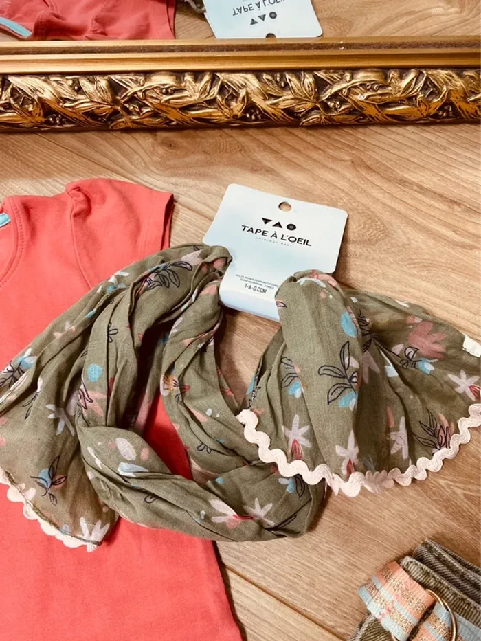Taille 5 ans tenue 3p fille multimarque corail et kaki * fleurs * 🩷 - photo numéro 3