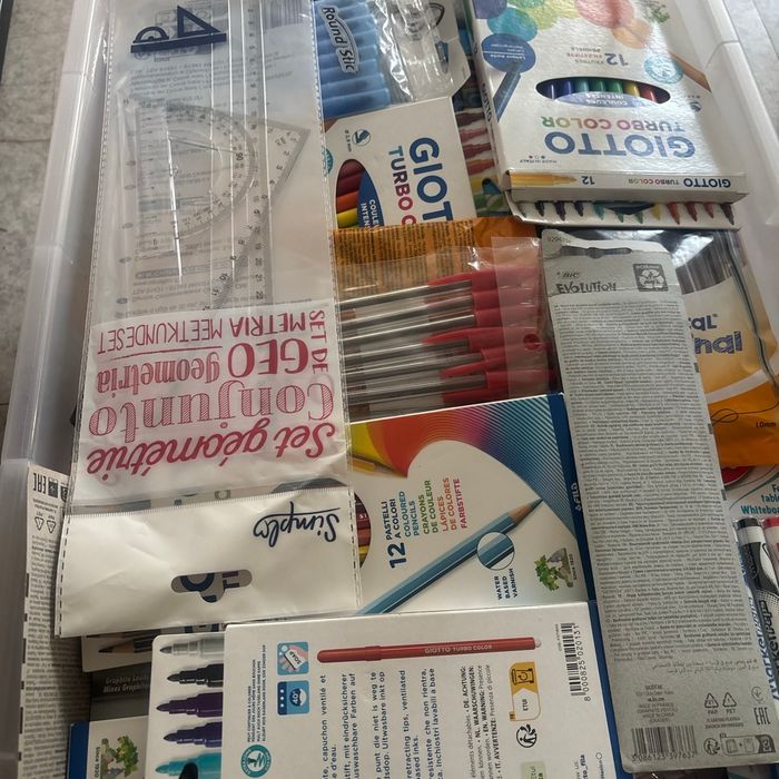 Fournitures scolaires rentrée scolaire neuf en lot ou à l’unité