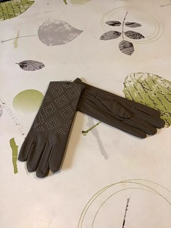 Paire de gant couleur kaki et argenté taille unique