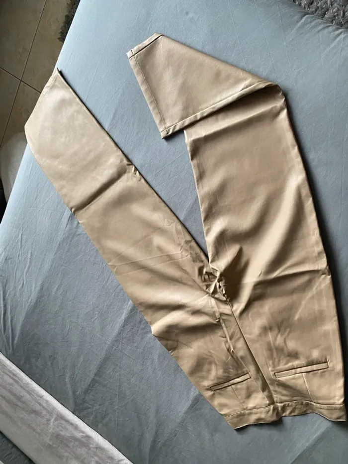 Pantalon droit femme similicuir Shein beige - photo numéro 3