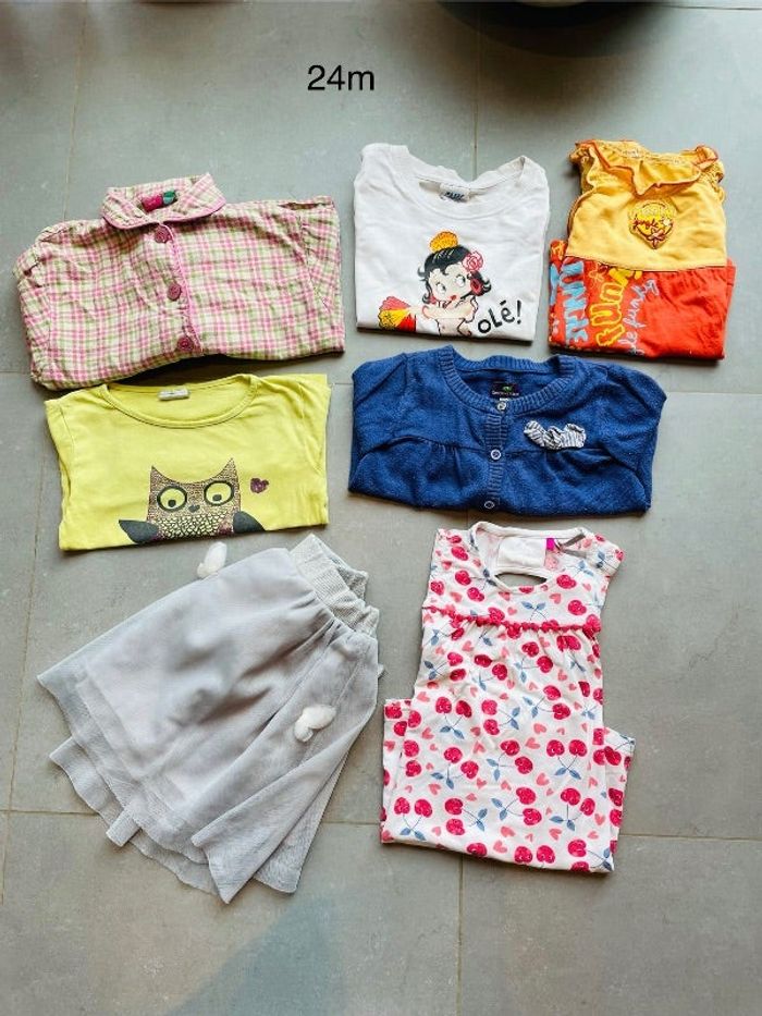 Lot vêtements bébé fille 2 ans