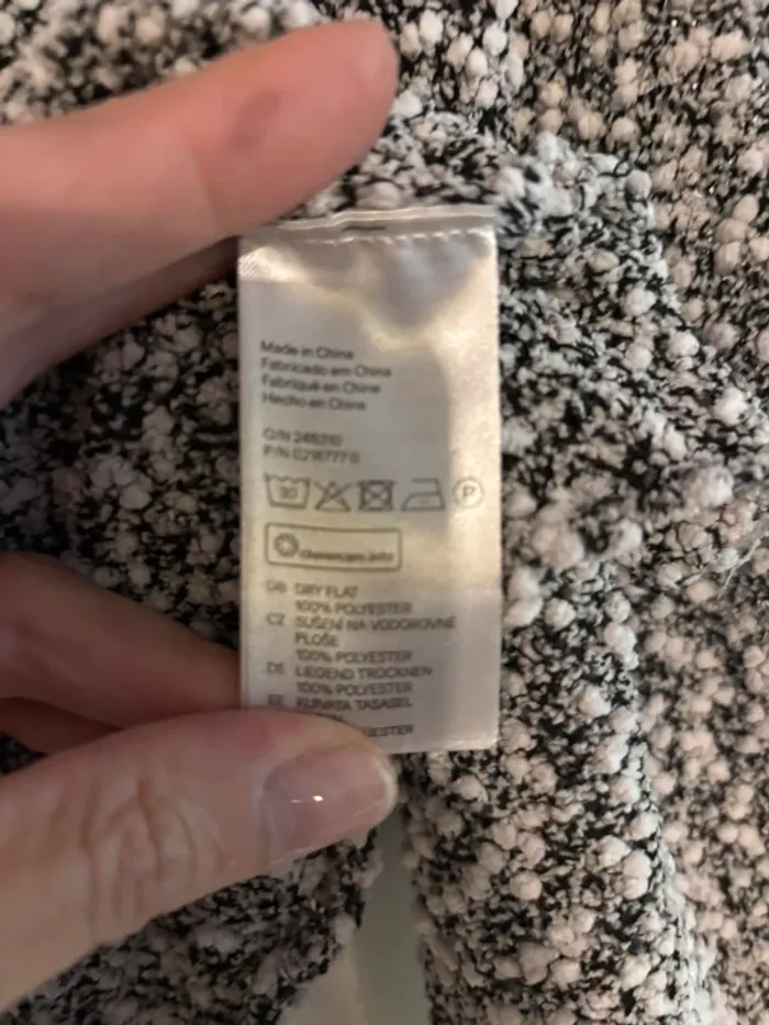 Pull court texturé noir et blanc – H&M – Taille XS - photo numéro 4