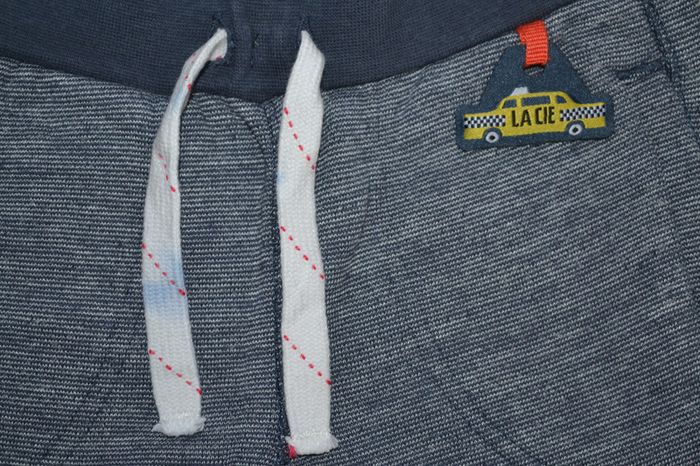 Ensemble pantalon 2 ans + sweat 3 ans et t-shirt 3 ans - photo numéro 4