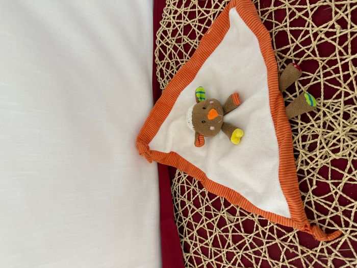 DOUDOU PLAT MINIMI MINITOYS MOUTON BLANC ORANGE MARRON TRIANGLE PATTES - photo numéro 3