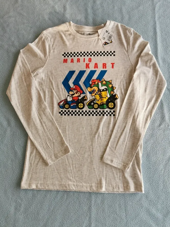Pull mario 12 ans neuf