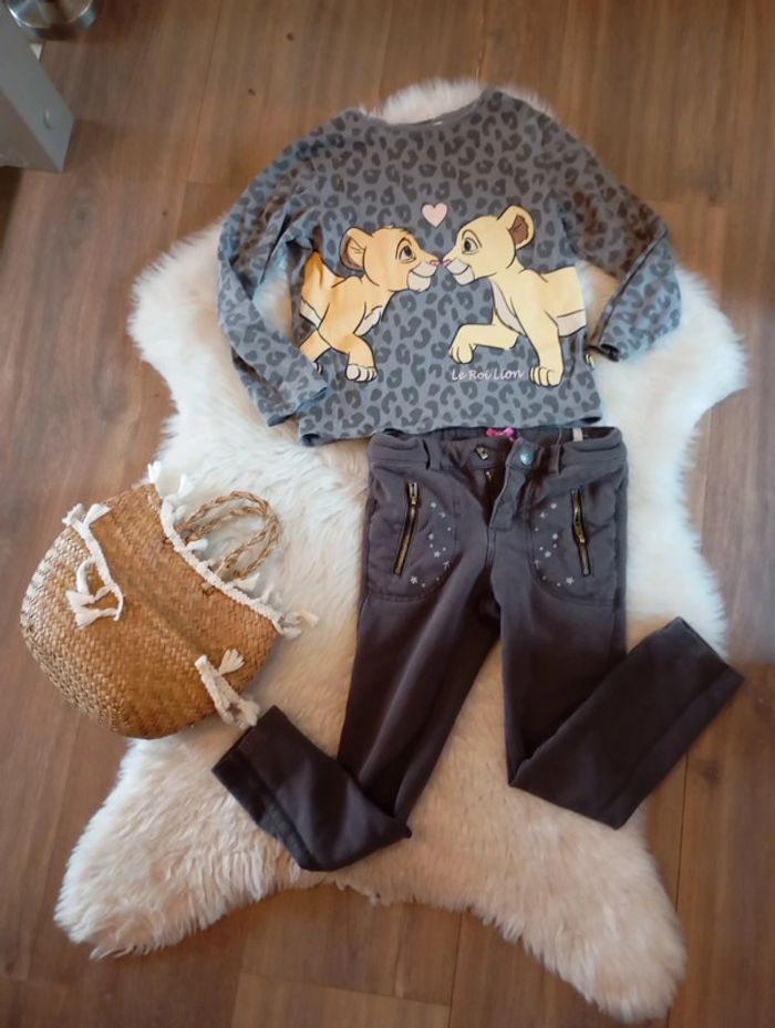 Tenue fille 4/5 ans Disney roi lion 🦁+ bas ikks