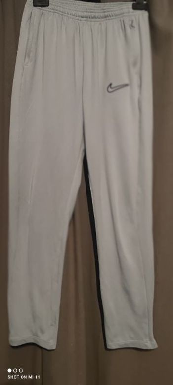 Pantalon sport Nike gris 158-170 cms