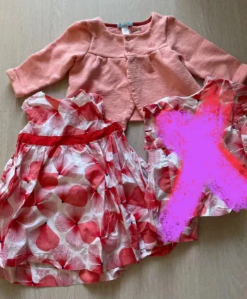 Lot obaibi robe fleuri et gilet