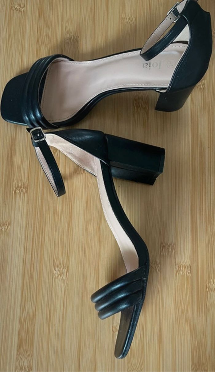 Chaussure à talon - photo numéro 2