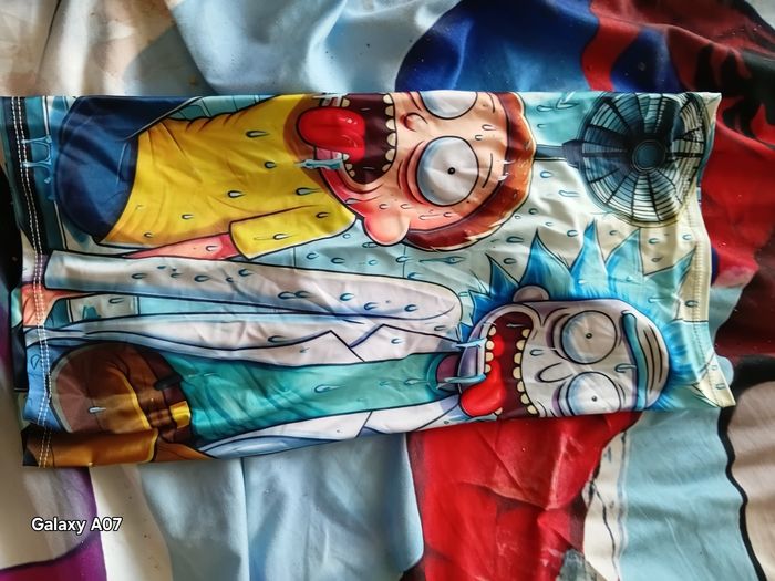 Cache cou rick et morty - photo numéro 8
