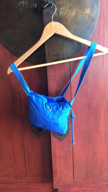 Coupe vente type kway taille 6/8 ans bleu et orange