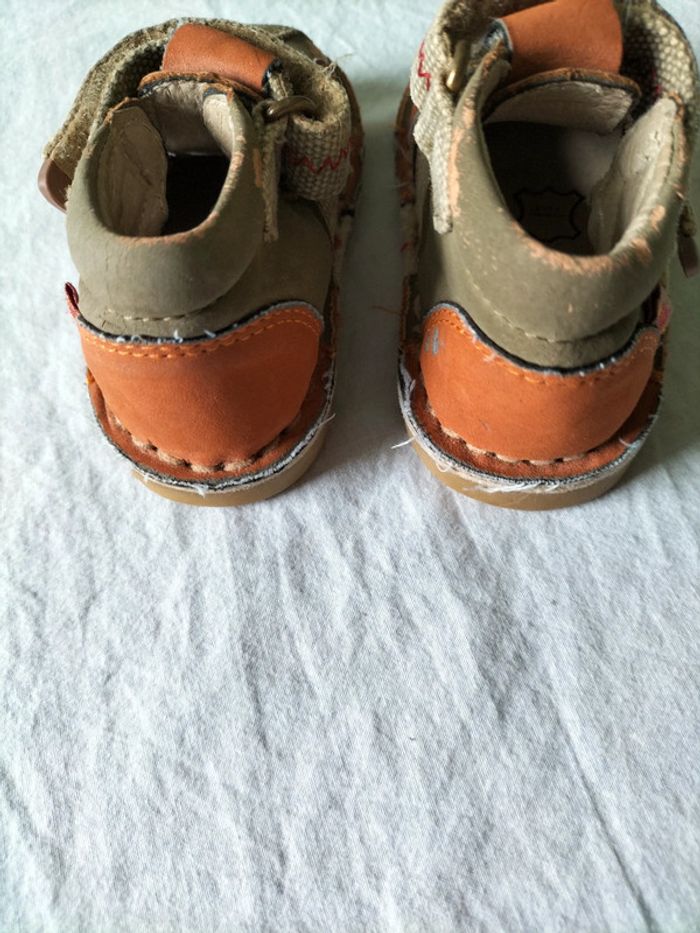 Chaussures bébé pointure 18 - photo numéro 2