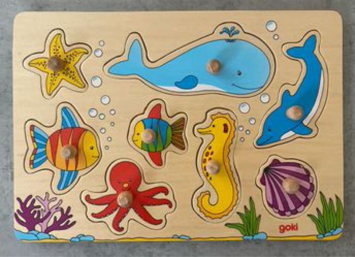 Puzzle en bois 8 pièces.