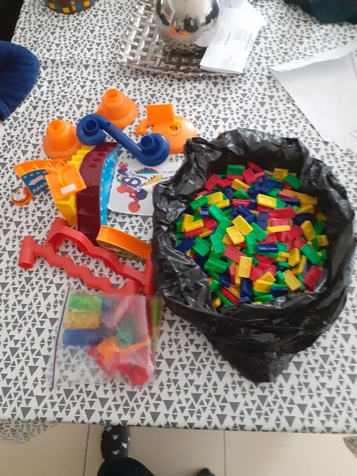 Lot circuit et dominos