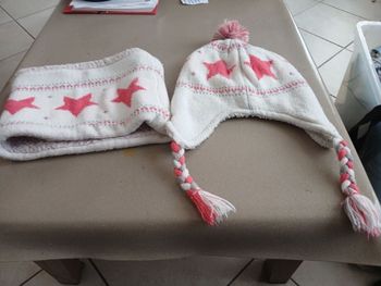 Cache cou et bonnet