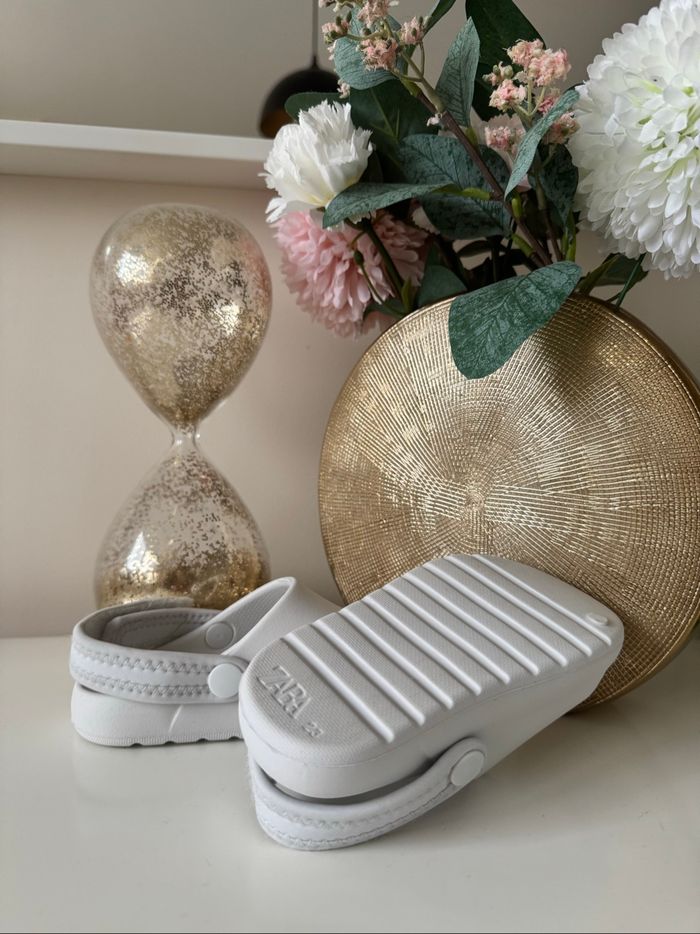 Claquettes blanches || Zara || Taille 23 - photo numéro 2