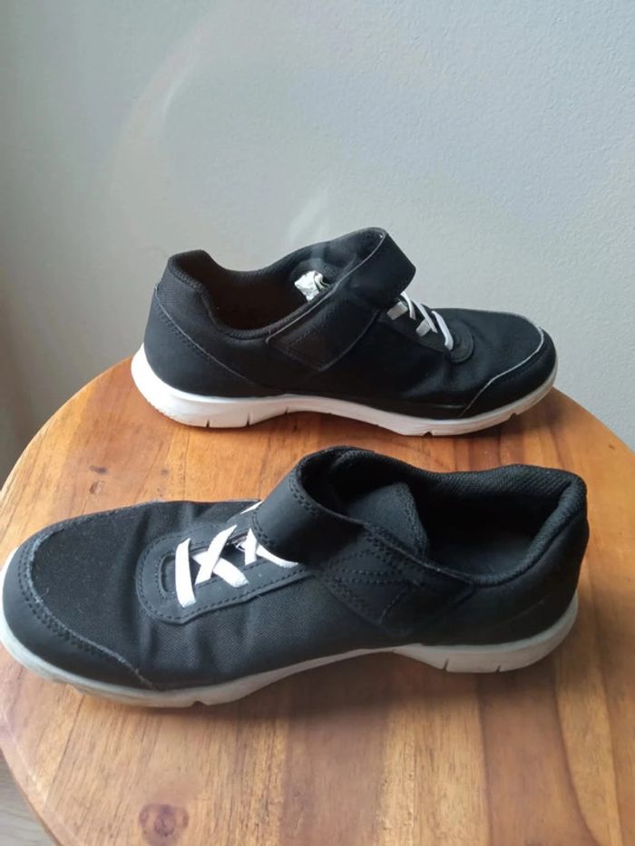 Baskets noire et blanche à scratch taille 38 EUR New Feel Flex Décathlon - photo numéro 11