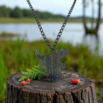 Collier Taureau Noir – Fleur Filigrane
