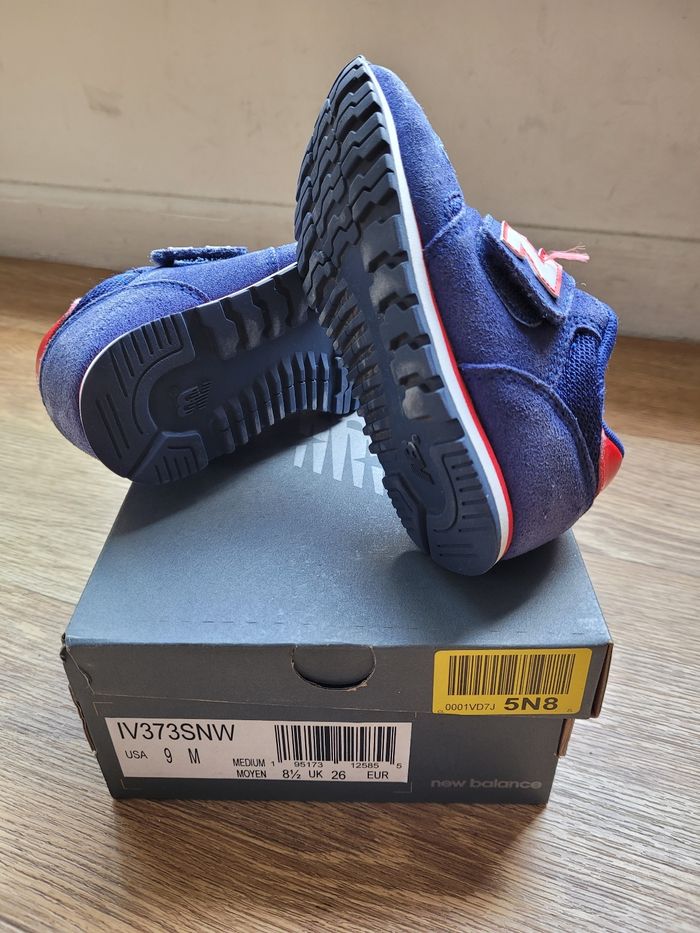 New Balance 373 Pointure 26 - photo numéro 2
