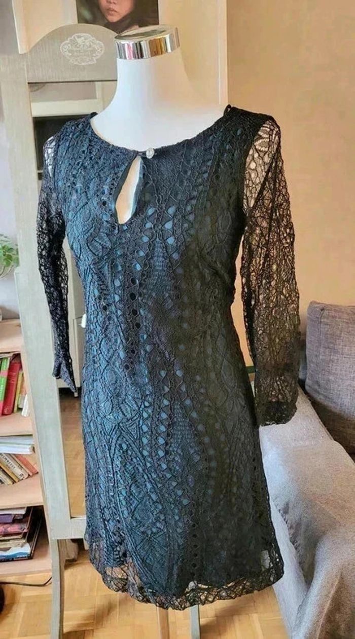 Magnifique robe dentelle chic Tara Jarmon Taille 38 - photo numéro 2