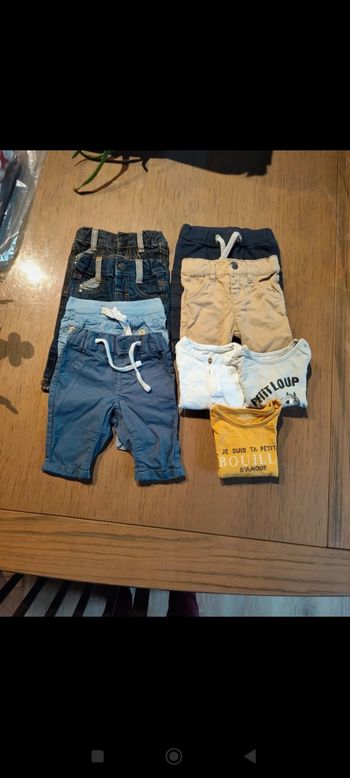 Lot pantalons et t-shirt manches longues 1 mois