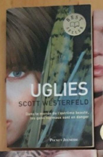 Scott Westerfeld UGLIES