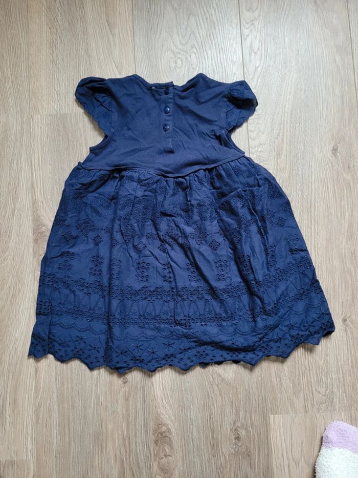 Robe bleu marine à broderies anglaises - photo numéro 5