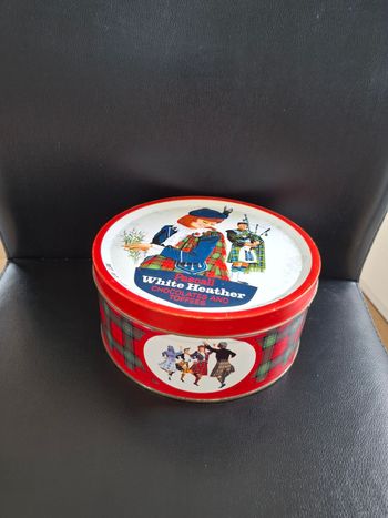 Boîte métal vintage écossaise Pascall White Heather chocolates en bon état