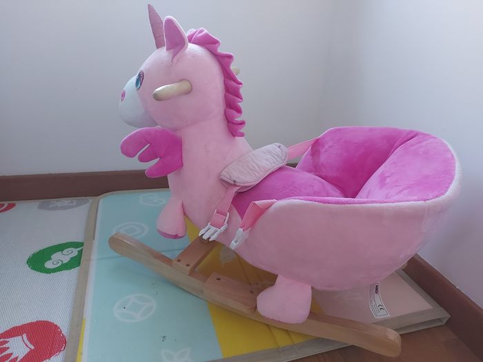 Vend licorne à bascule rose avec ceinture de sécurité 29 € - photo numéro 2