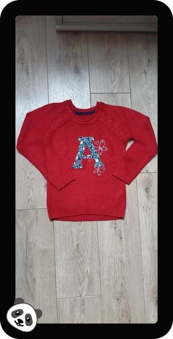 Pull c&a rouge "A" 8 ans en très bon état