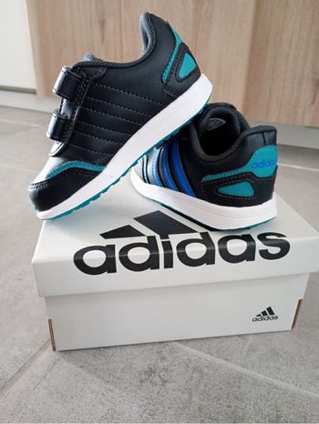 Baskets adidas Bebe taille 22 noires et bleues