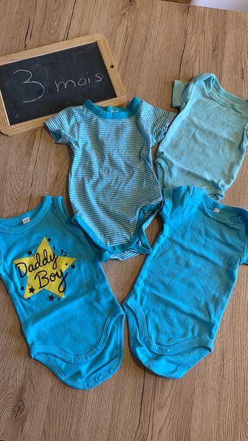 Lot bodys turquoise manches courtes
