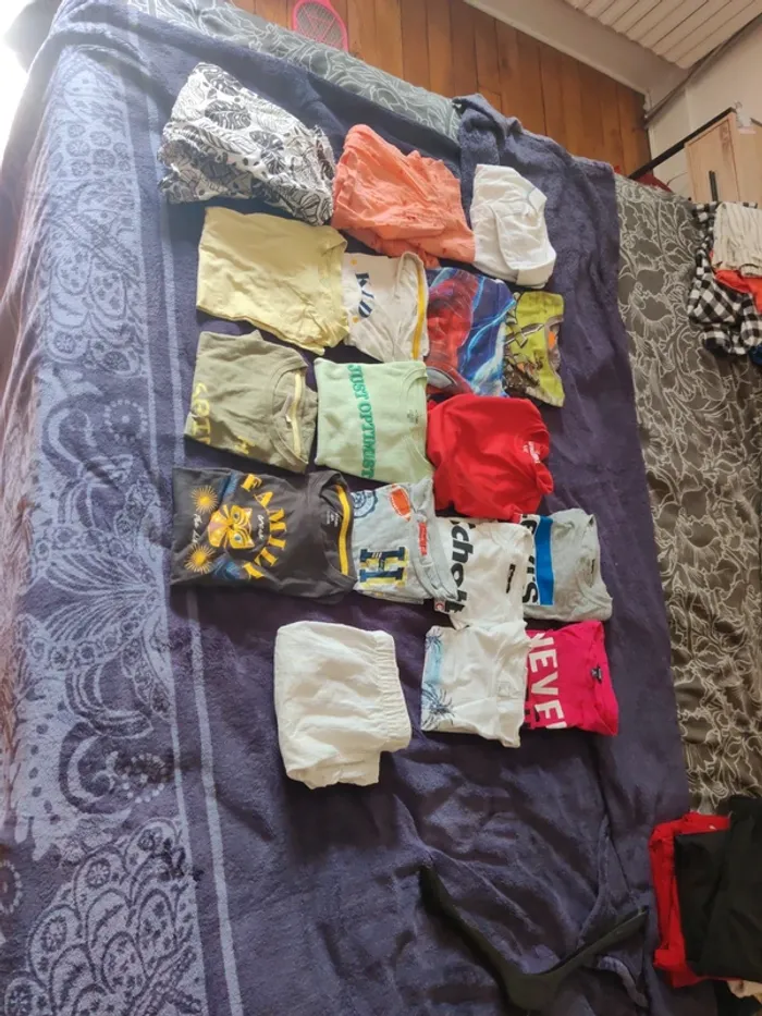 Lot de t-shirts / chemise garçon 8ans
