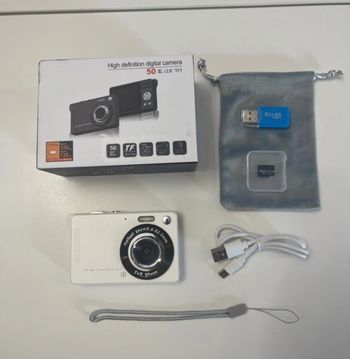 Appareil photo numérique neuf + carte sd