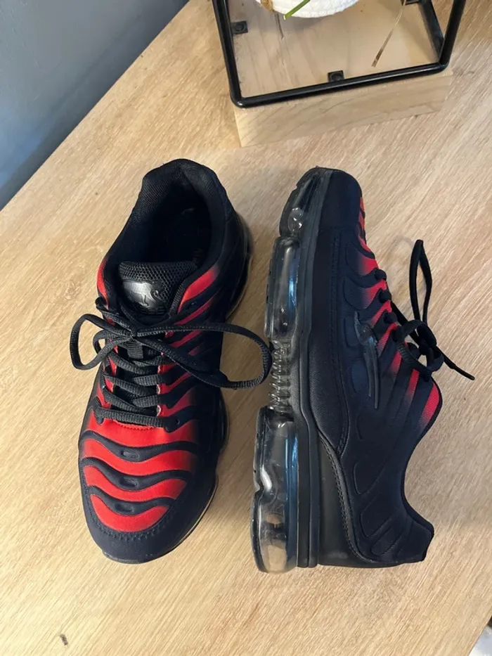 Basket Airness rouge & noir