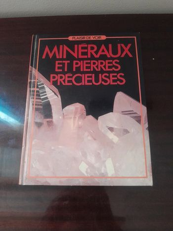 Livre les minéraux