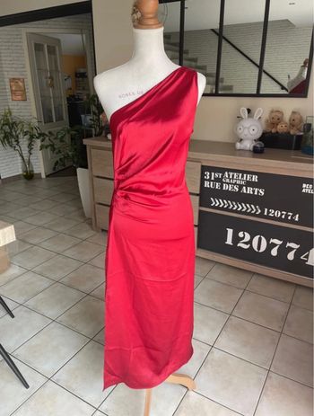 Robe longue satinée