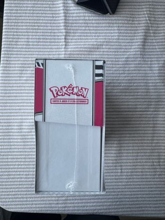 Coffret Pokémon ETB Flamme Blanche – Neuf Scellé - photo numéro 4