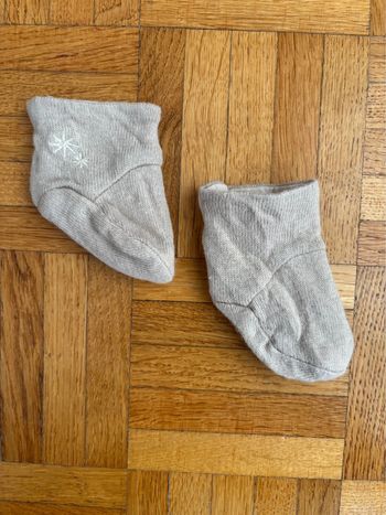 Chaussons Naissance / 1 mois beige parfait état