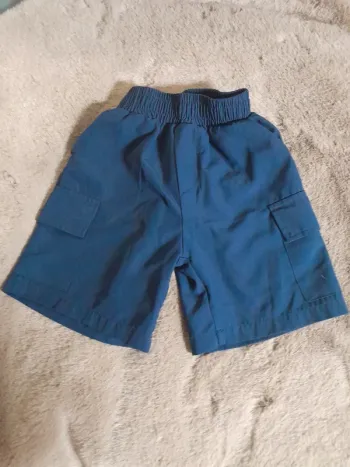 Short type cargo - Très bon état - Taille 4 ans