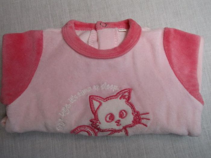 Pyjama rose, 1 mois
