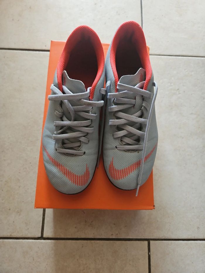 crampons nike 37.5